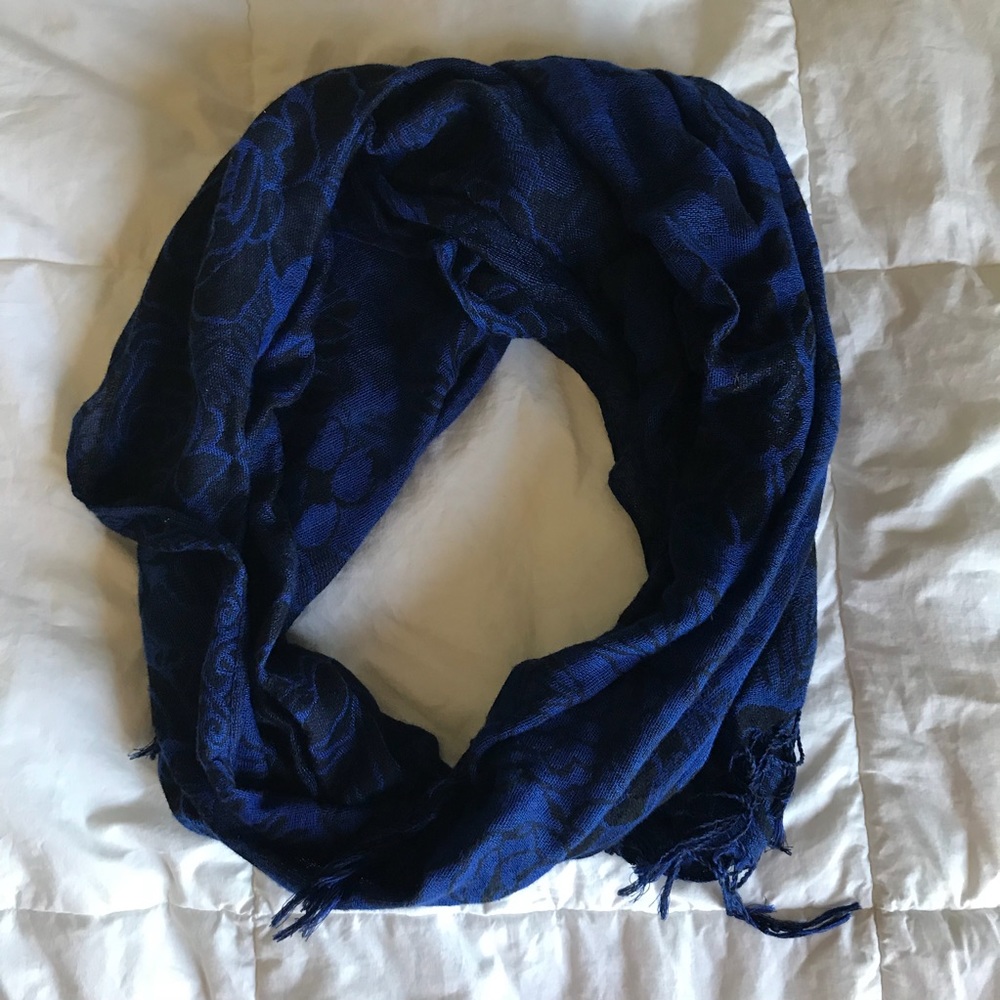 Printed scarf